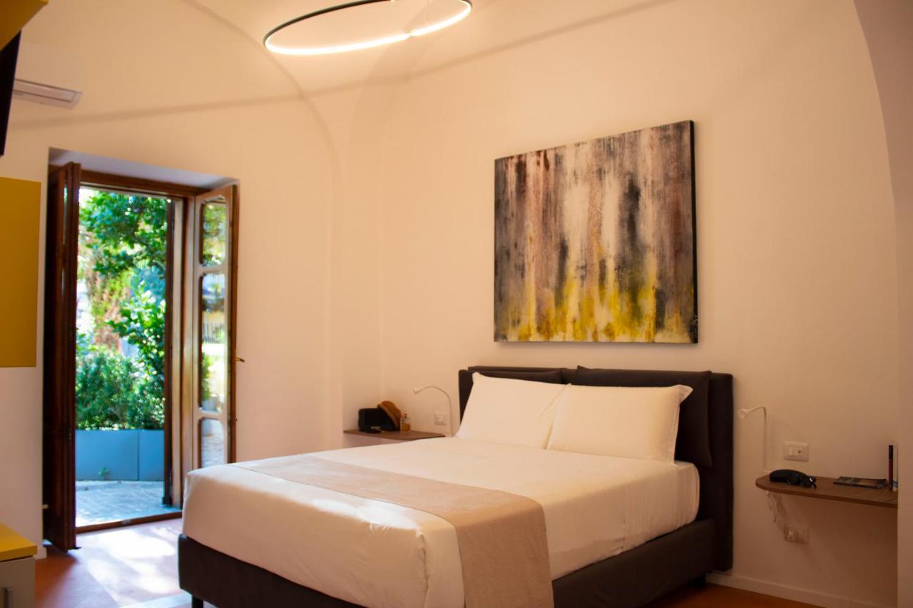 Deluxe Double Room with Extra Bed,1036792432:JPEG