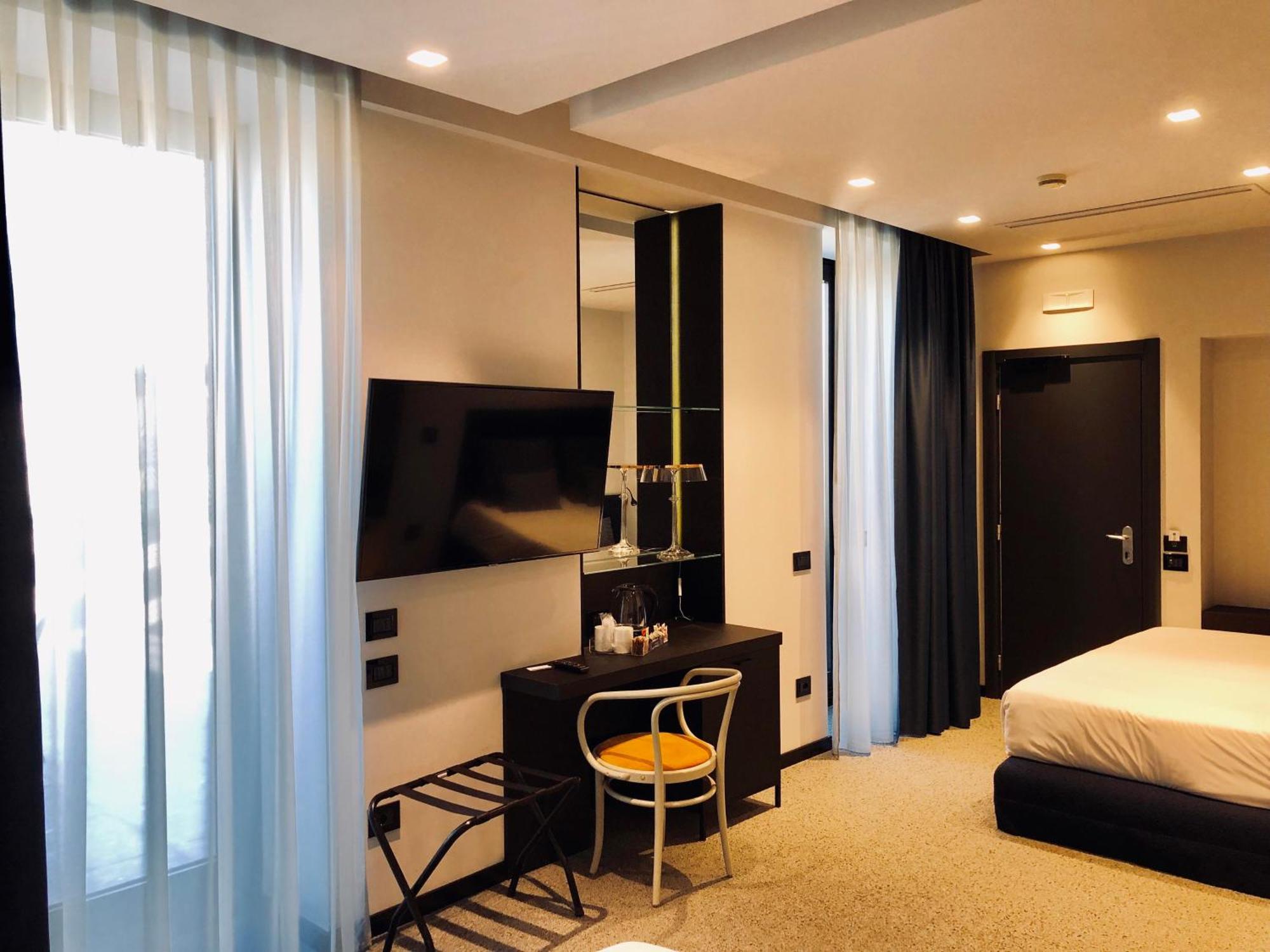 Junior Suite King Queen Bed Terrace