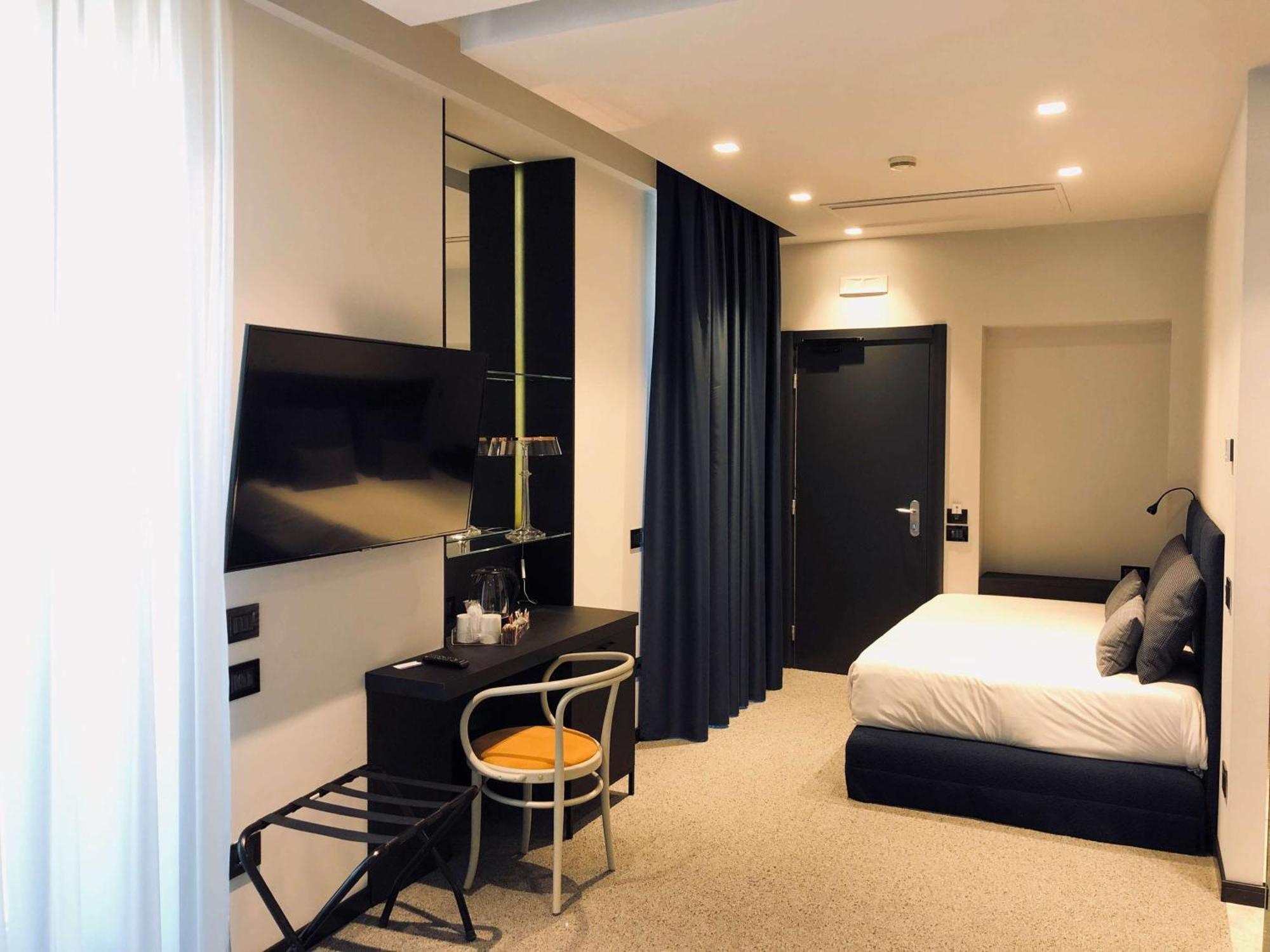 Junior Suite King Queen Bed Terrace