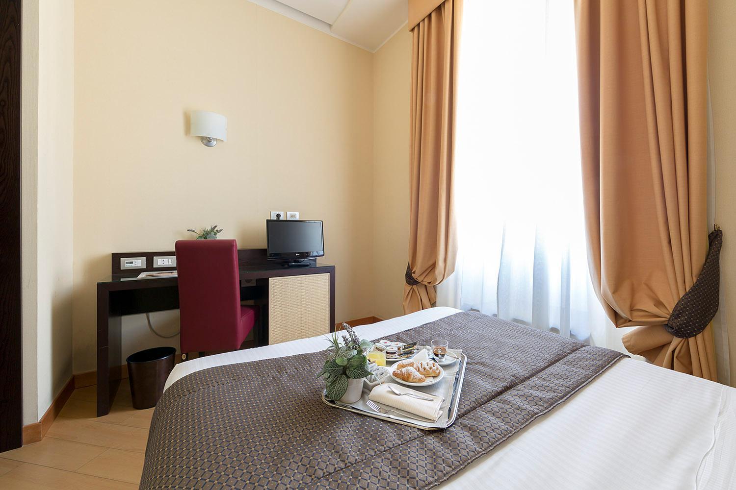 Economy Double Room,1274566438:JPEG