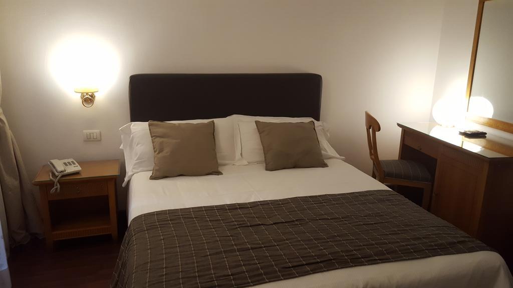 Economy Double Room,413729241:JPEG